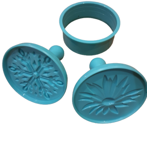 Cookie cutter and stamp set 7.5cm Y219