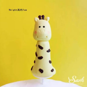 Giraffe Clay Cake topper Figurine, 6.8x3cm