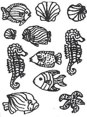 AA22 Hard Plastic Chocolate Mould Seahorse 4.5x1.6cm Starfish 4.5cm