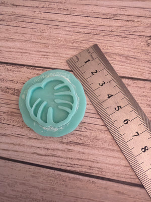 Pre loved silicone mould leaf