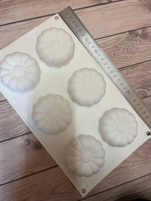 Pre loved flower soap mould