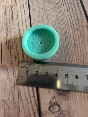 Pre loved mould clock