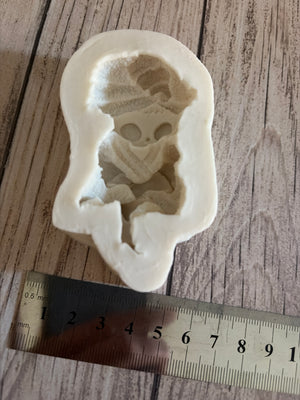 Pre loved mould spa girl