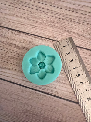 Pre loved silicone mould flower