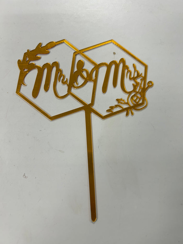 Nr134 Acrylic Cake Topper Mr & Mrs