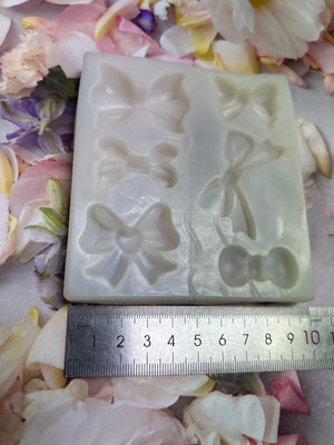 PRE LOVED Silicone Mould Bow