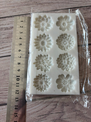 Pre loved silicone mould flower