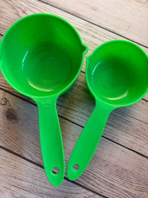 Pre loved measuring cups