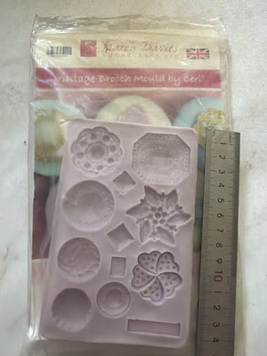 Pre Loved mould Brooch