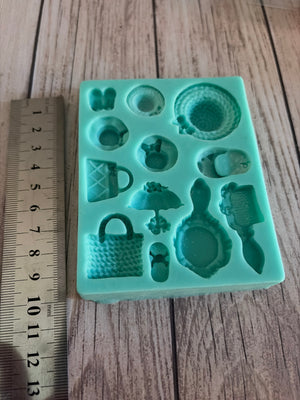 Pre loved mould hat mirror