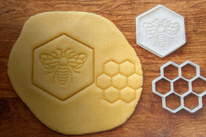 1564 Plastic Cutter Bee Honeycomb