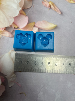 PRE LOVED Silicone Mould Mickey And Minni