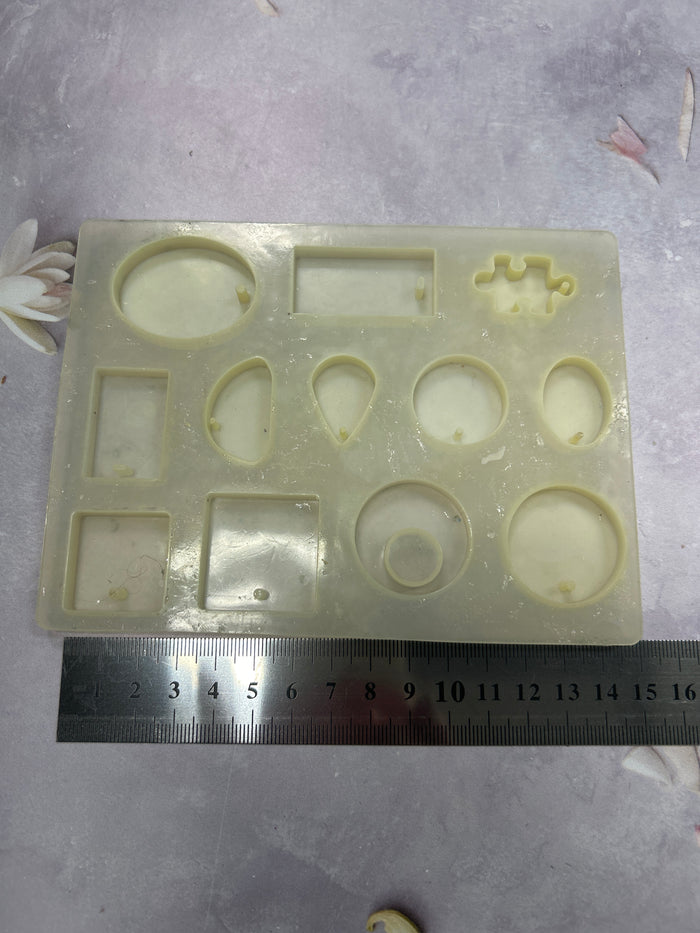 PRE LOVED Silicone Mould Resin earrings