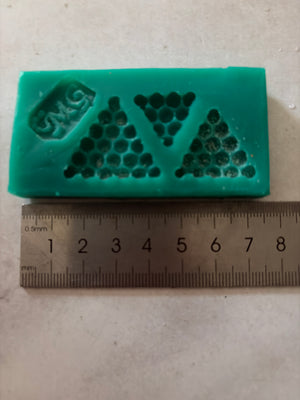 Pre Loved mould traditional bead