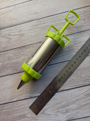 Pre loved icing syringe