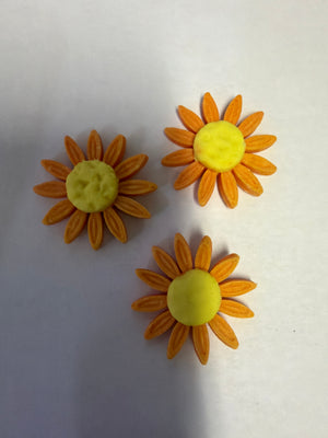 12pc Orange Edible Daisies 2cm