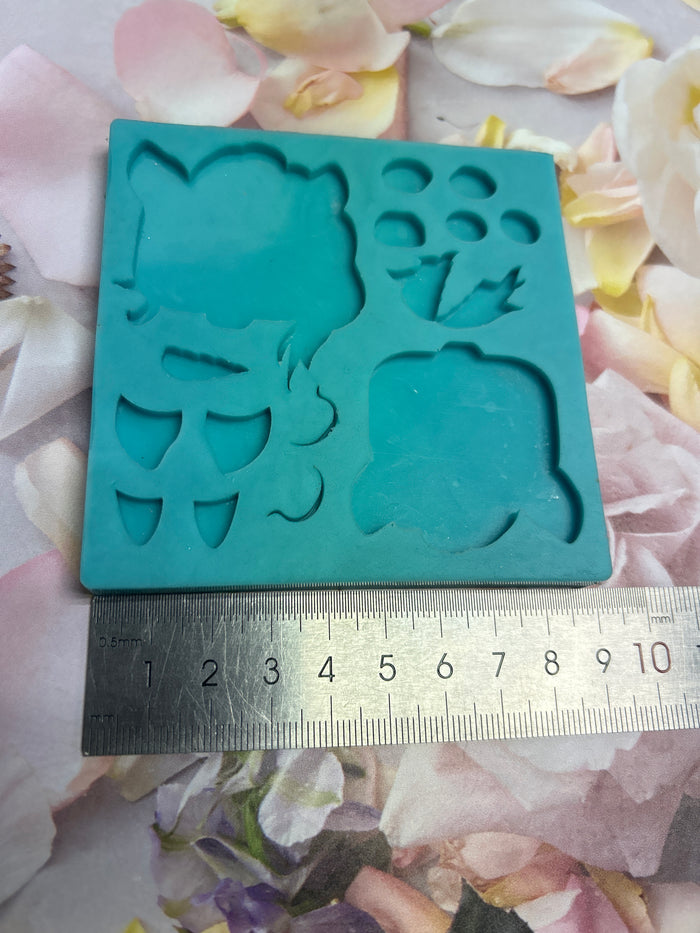 PRE LOVED Silicone Mould Assemble it