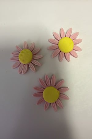 12pc Pink Edible Daisies 2cm