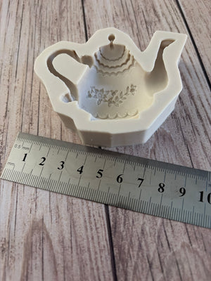 Pre loved mould teapot