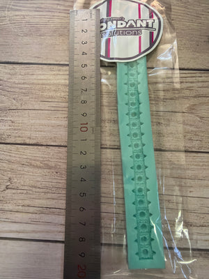 Pre loved silicone mould border (New)