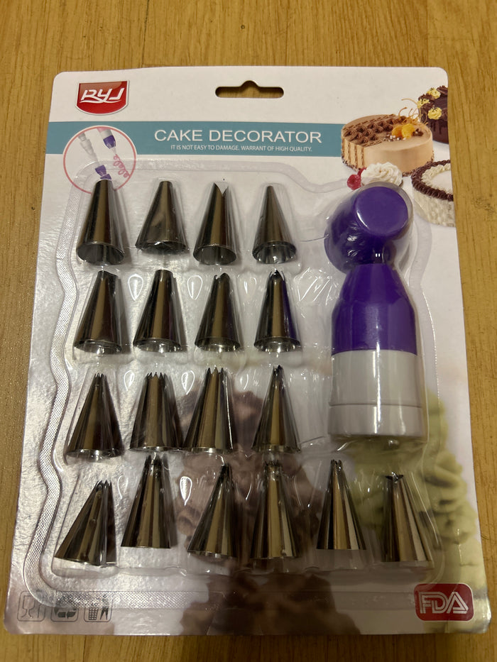 18pc Cake decorating Nozzle Set and Coupler