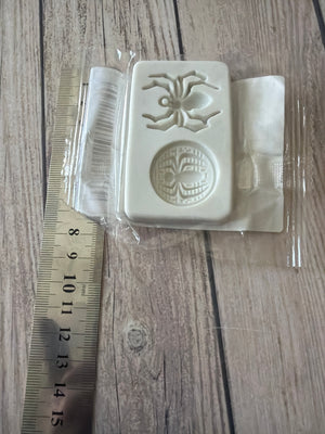 Pre loved silicone mould spider