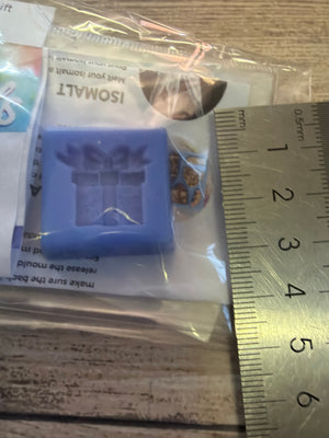 Pre loved silicone mould mini gift (New)