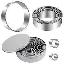 14pc Round Metal Cookie Cutter Set in aContainer