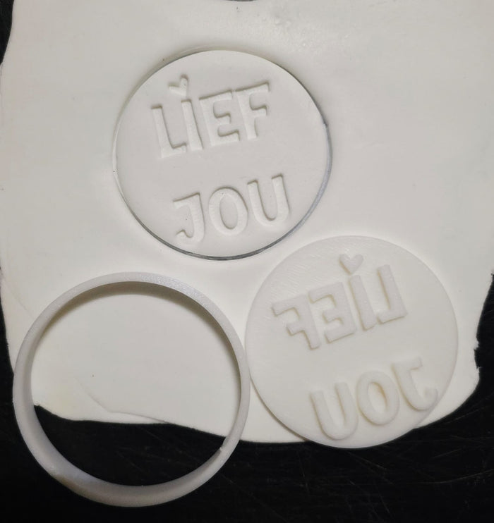 ST054 Cupcake Stamp and Cutter Lief Jou