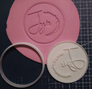 ST055 Cupcake Stamp and Cutter Jy is Belangrik Spesiaal Uniek