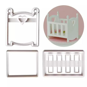 Plastic baby cot cutter, side 7.5x4.5cm