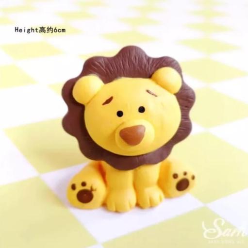 Lion Clay Cake topper Figurine, 5.3x5.5cm