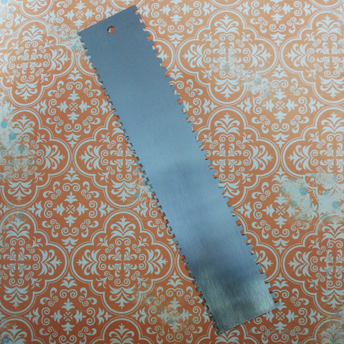 B Metal icing scraper comb 24.8cm