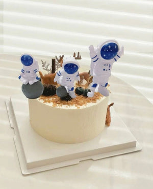 Cake Topper Plastic Astronaut