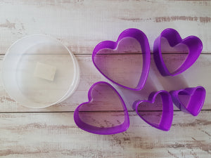 Vocen Plastic Cookie Cutters In a Container Heart