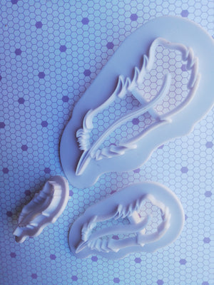 Feather plastic cookie cutter set. S732