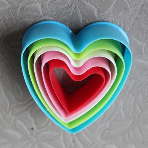 Plastic valentine heart cookie cutter set