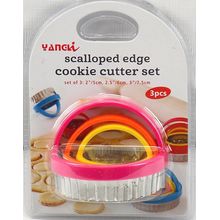 Metal Round Scalloped Edge Cookie Cutter Set