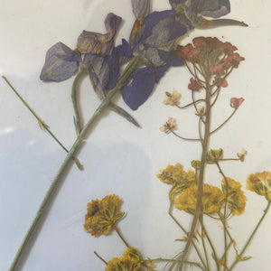 A Resin Art Dry Flowers