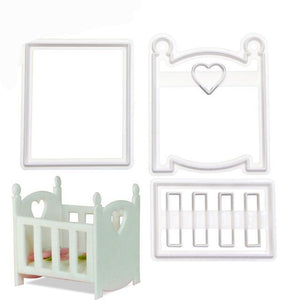 Plastic baby cot cutter, side 7.5x4.5cm