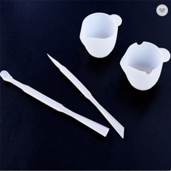 Tiny resin Pourer and Stirrer